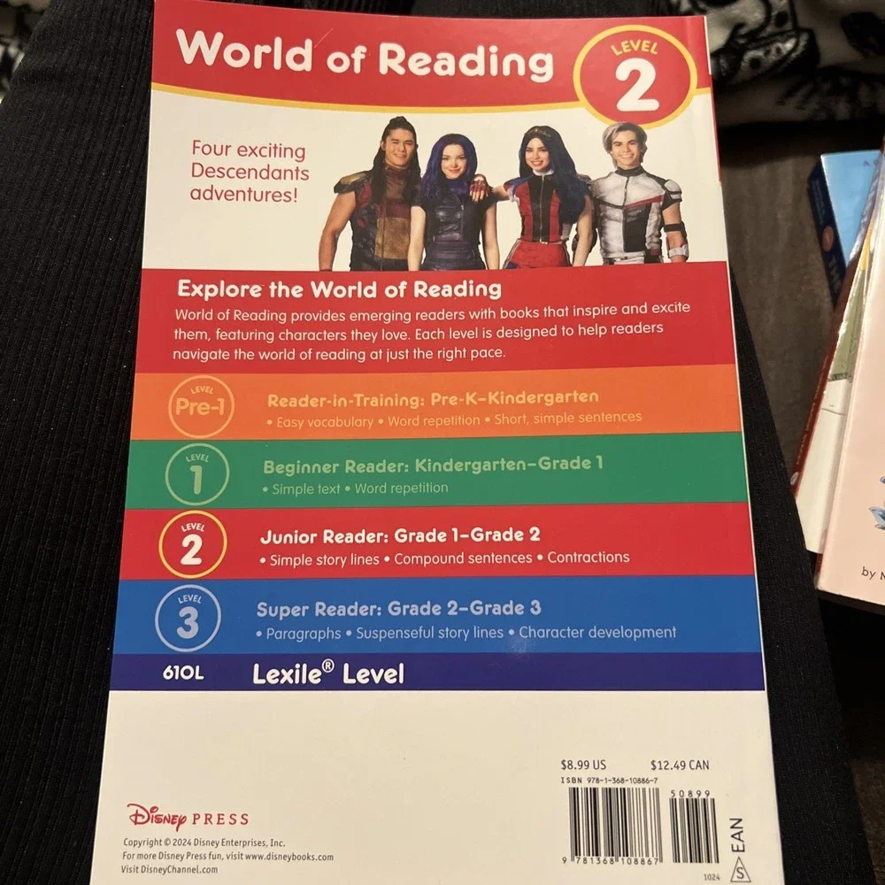 Steve Behling World of Reading: Descendants 4-in-1 Reader: Stories f (Paperback)